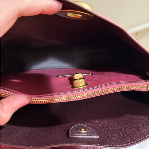 Coach Turnlock Small Town Bucket Crossbody - Picture 6 of 11